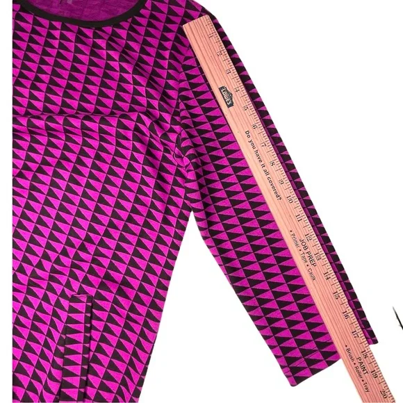Tyler Boë Pink and Black Geo Print Knit Shift Dress Size Medium - Picture 11 of 12